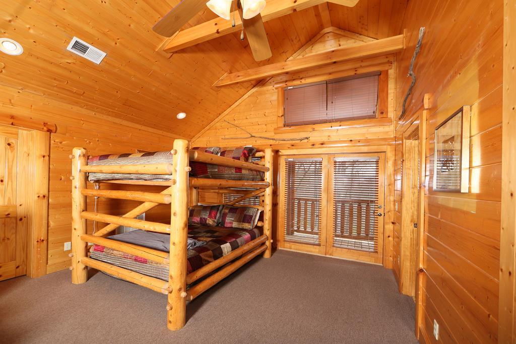 Rising Eagle Lodge - Eight Bedroom Pigeon Forge Εξωτερικό φωτογραφία